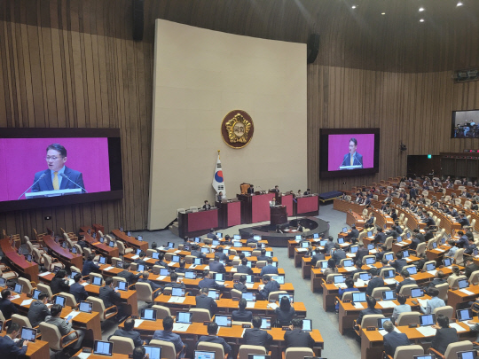 21일 배진교 정의당 원내대표가 국회 본청에서 국회 비교섭단체 대표연설을 하고 있다. 안소현 기자